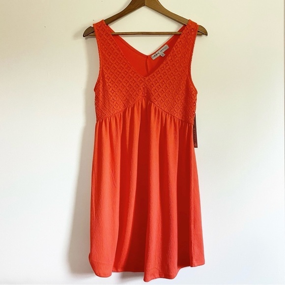 NWT Absolutely Famous Orange V Neck Lace Detail Dress Medium - Picture 1 of 6